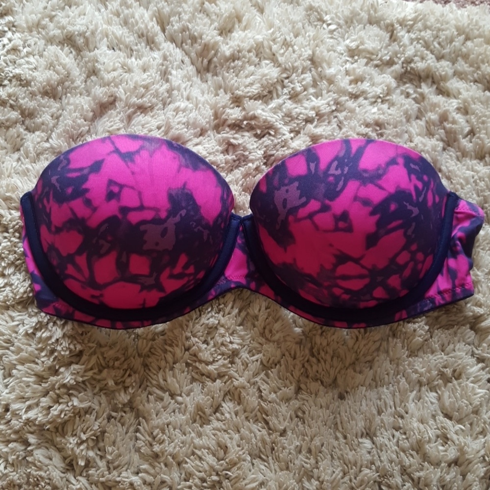 VS Pink Wear Everywhere Multi-way Push-up
